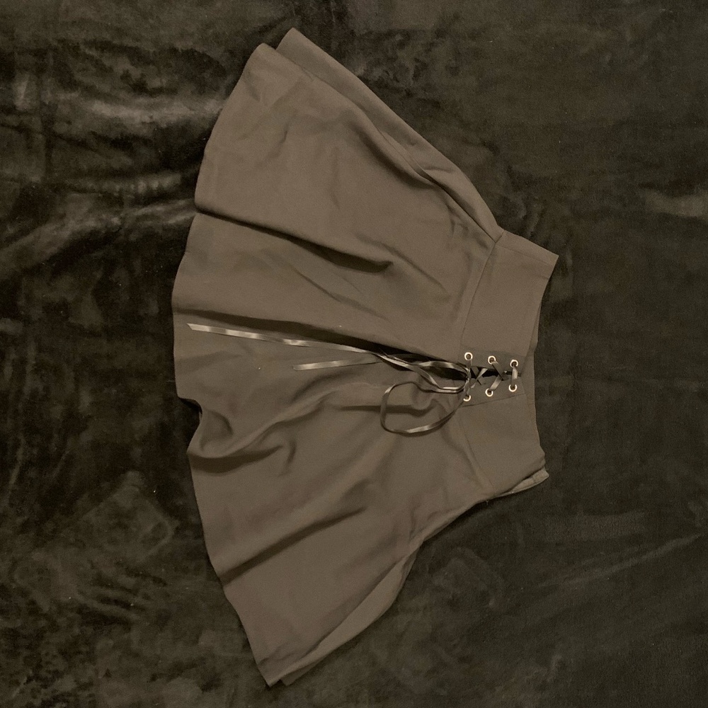 Zip up Black skirt
